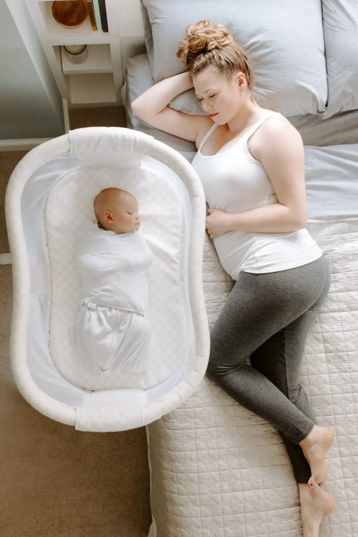 BassiNest Swivel Sleeper (Essentia)