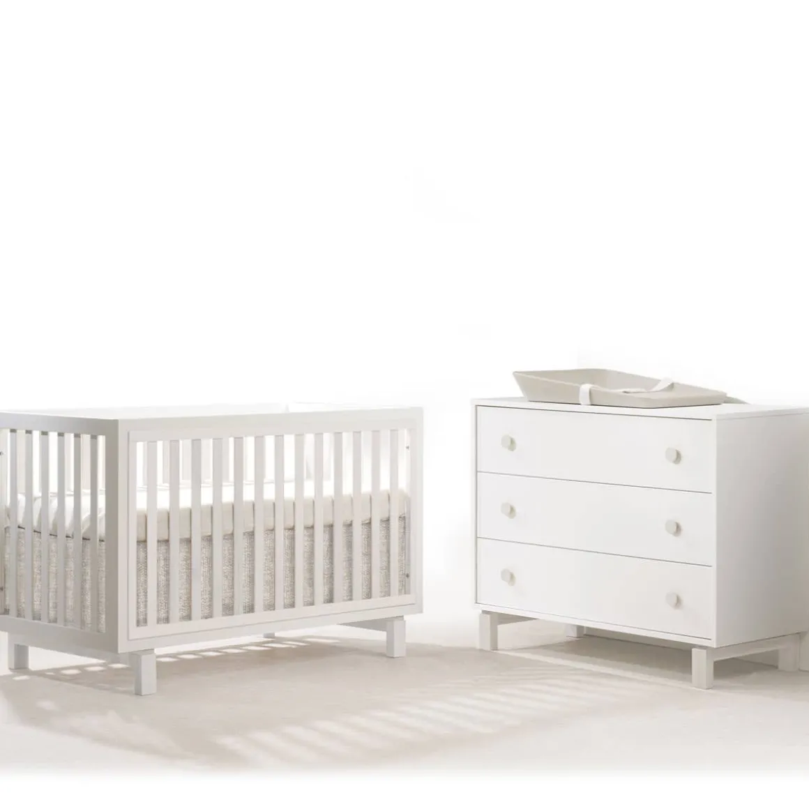 Bjorn Classic Crib & 3 Drawer