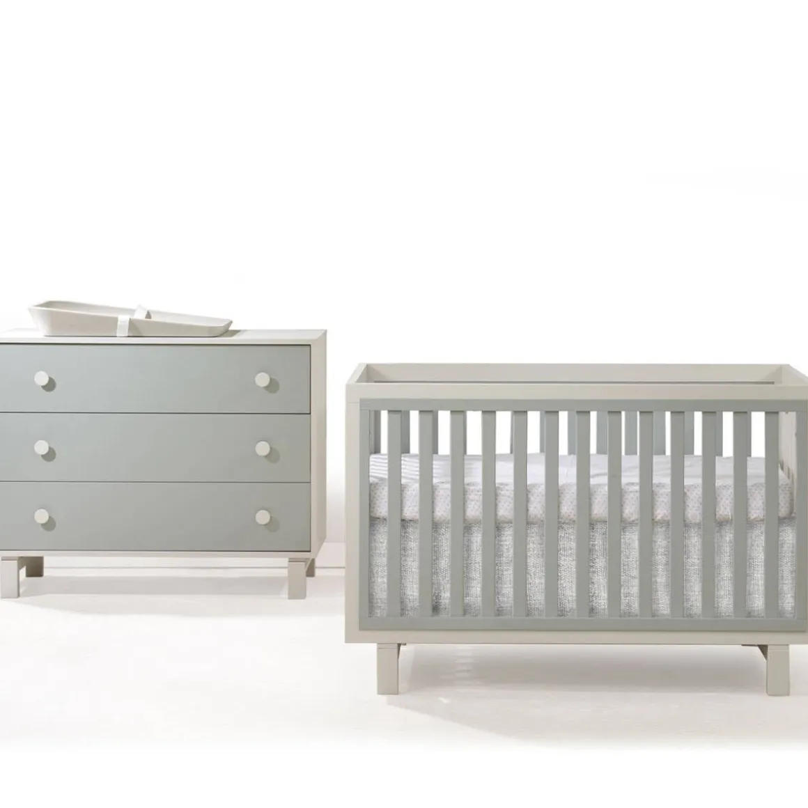 Bjorn Classic Crib & 3 Drawer