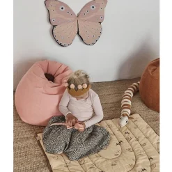 Leo Larva Figure