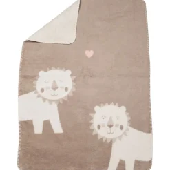 Mila Lions in Love