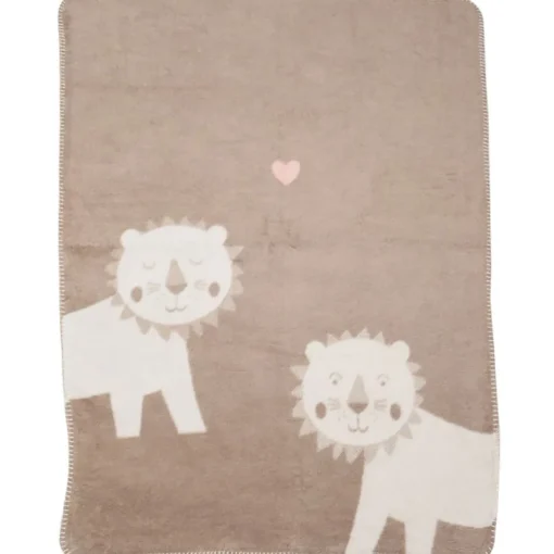Mila Lions in Love