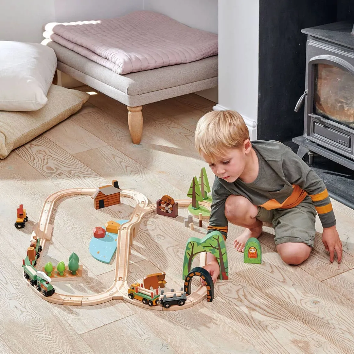 Wild Pines Train Set
